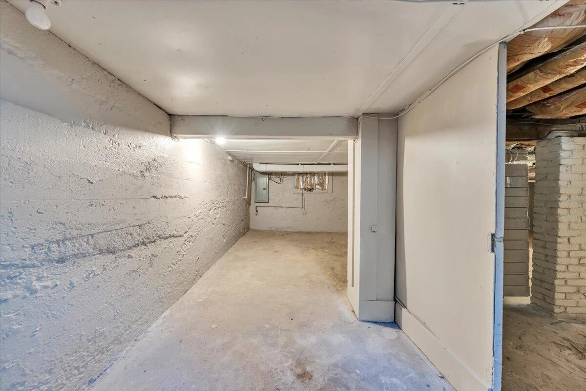 1627 Mercer AVE NW - Photo 40