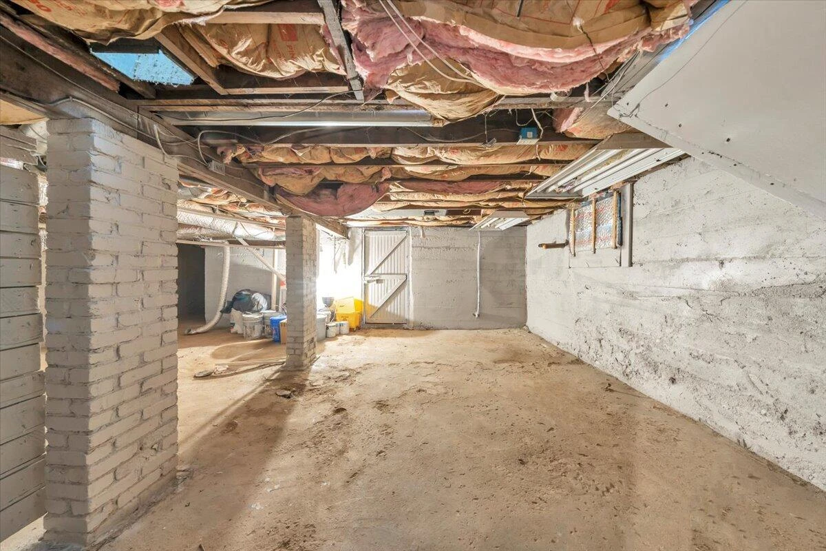 1627 Mercer AVE NW - Photo 42