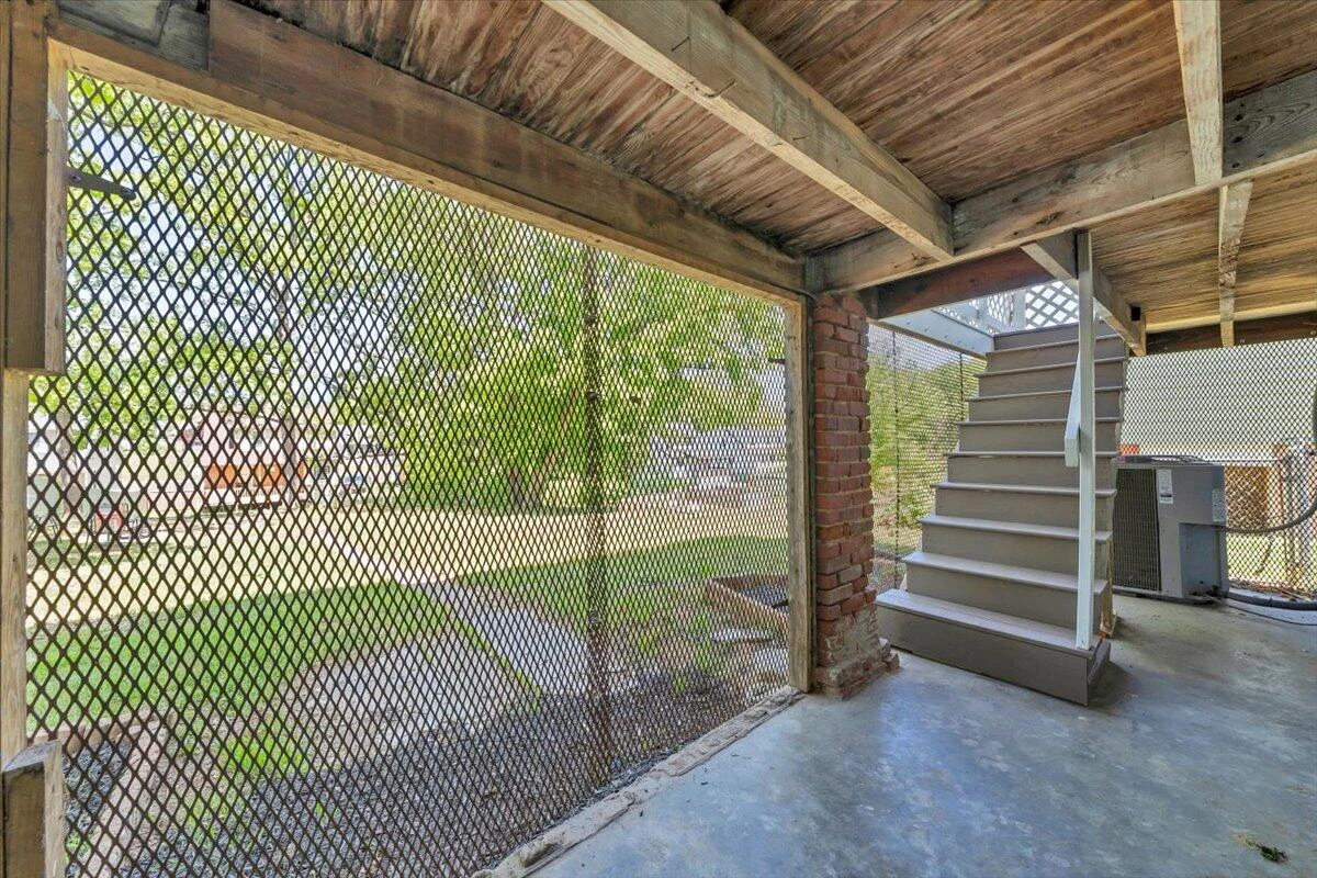 1627 Mercer AVE NW - Photo 46