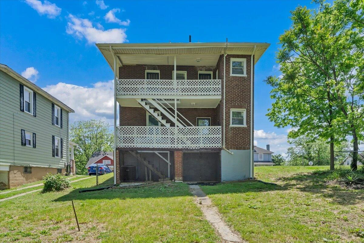 1627 Mercer AVE NW - Photo 49