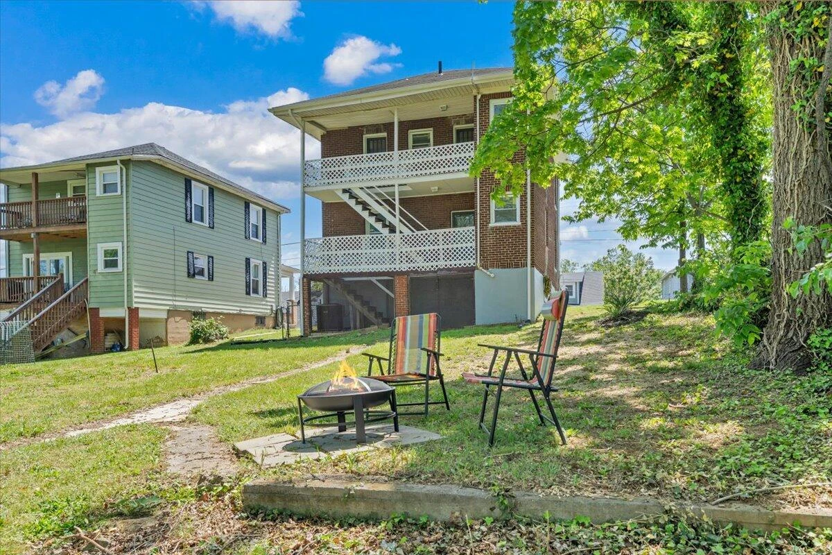 1627 Mercer AVE NW - Photo 50