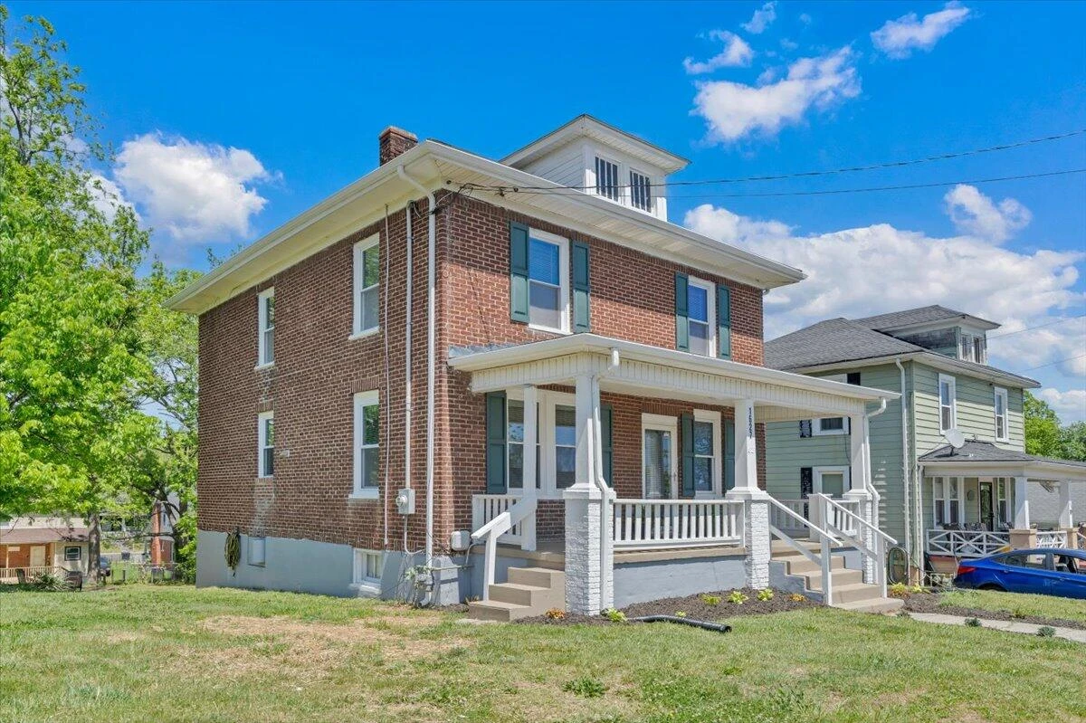 1627 Mercer AVE NW - Photo 55