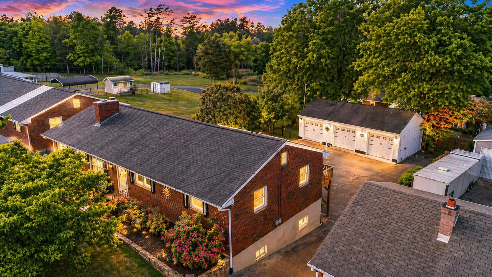1625 Eanes RD