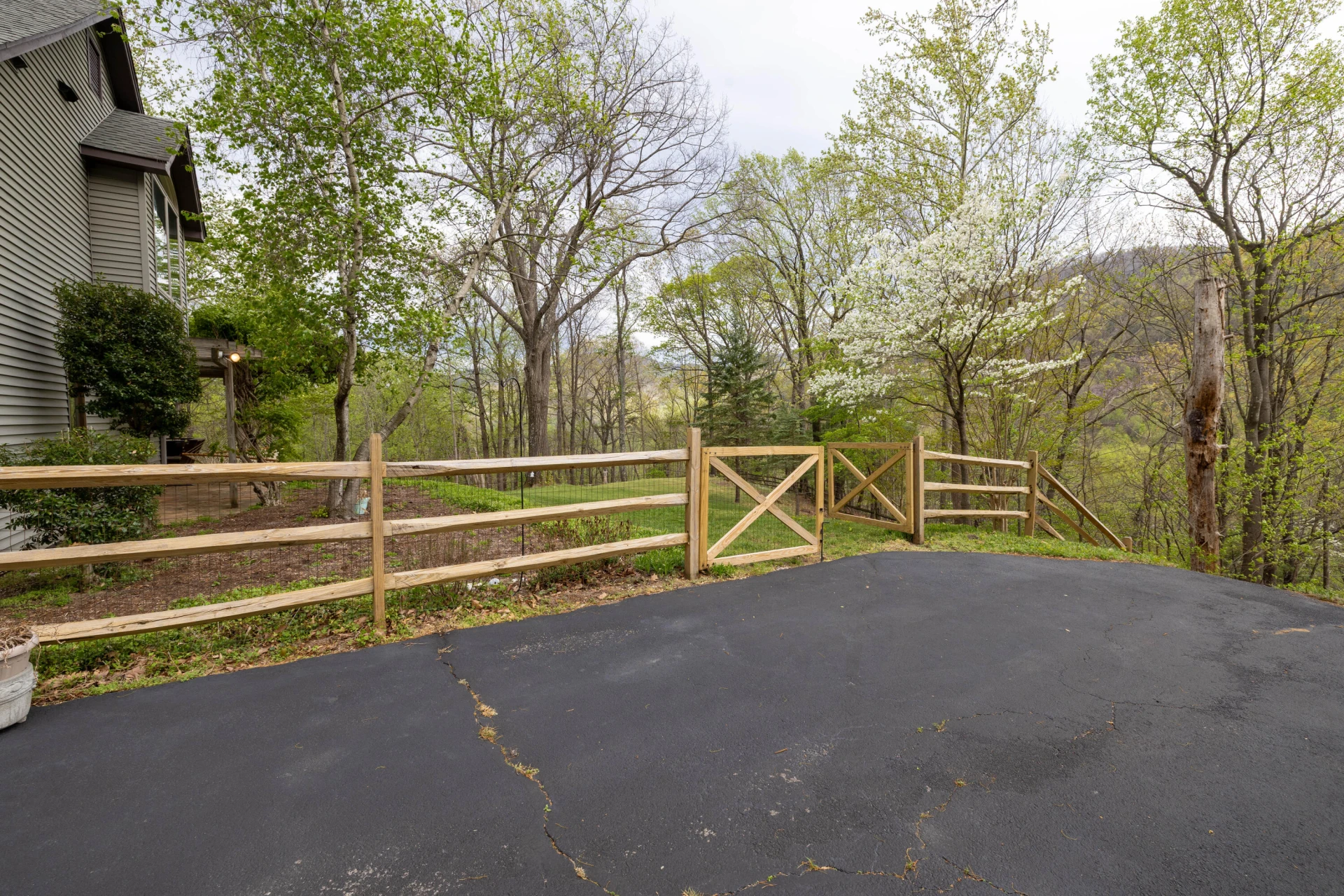 8501 Bent Mountain RD - Photo 33