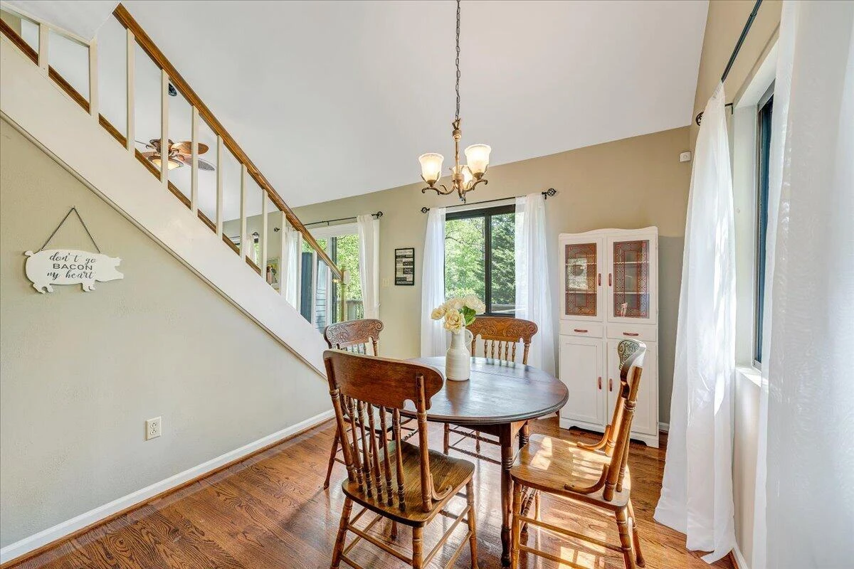 8664 Martins Creek RD - Photo 10