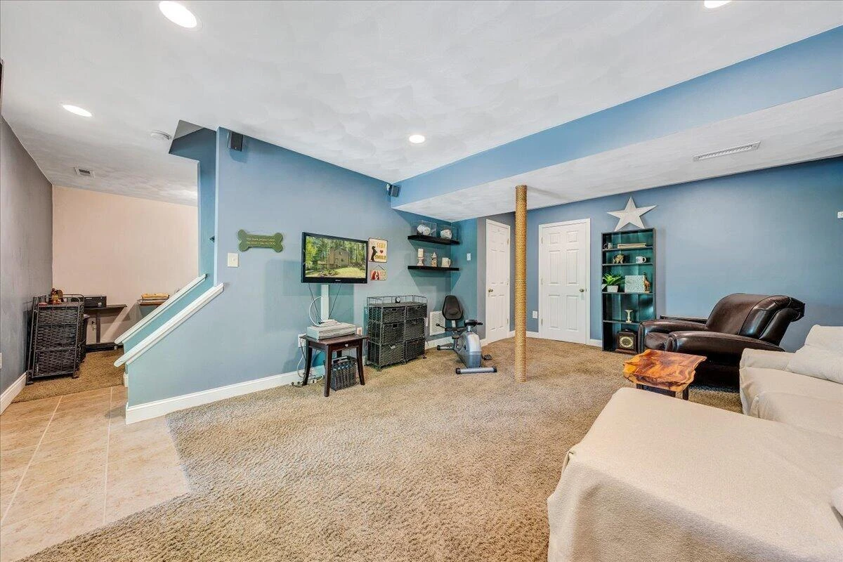 8664 Martins Creek RD - Photo 23