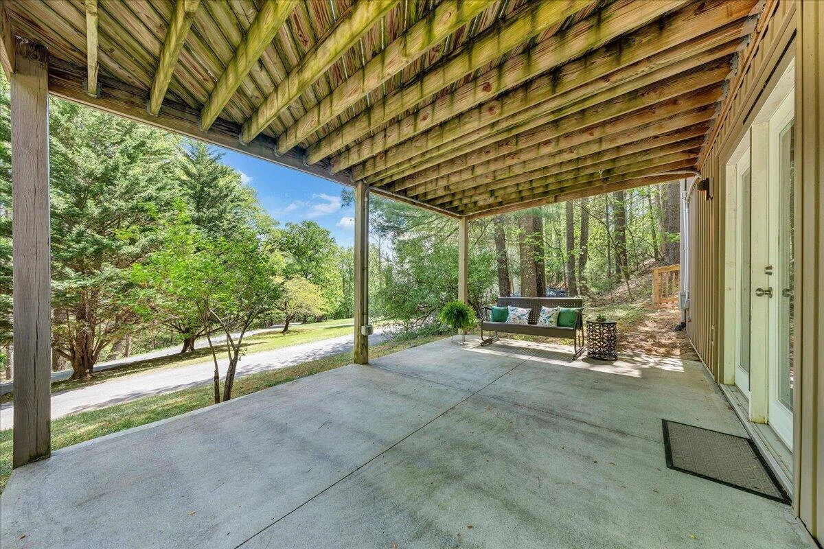 8664 Martins Creek RD - Photo 32