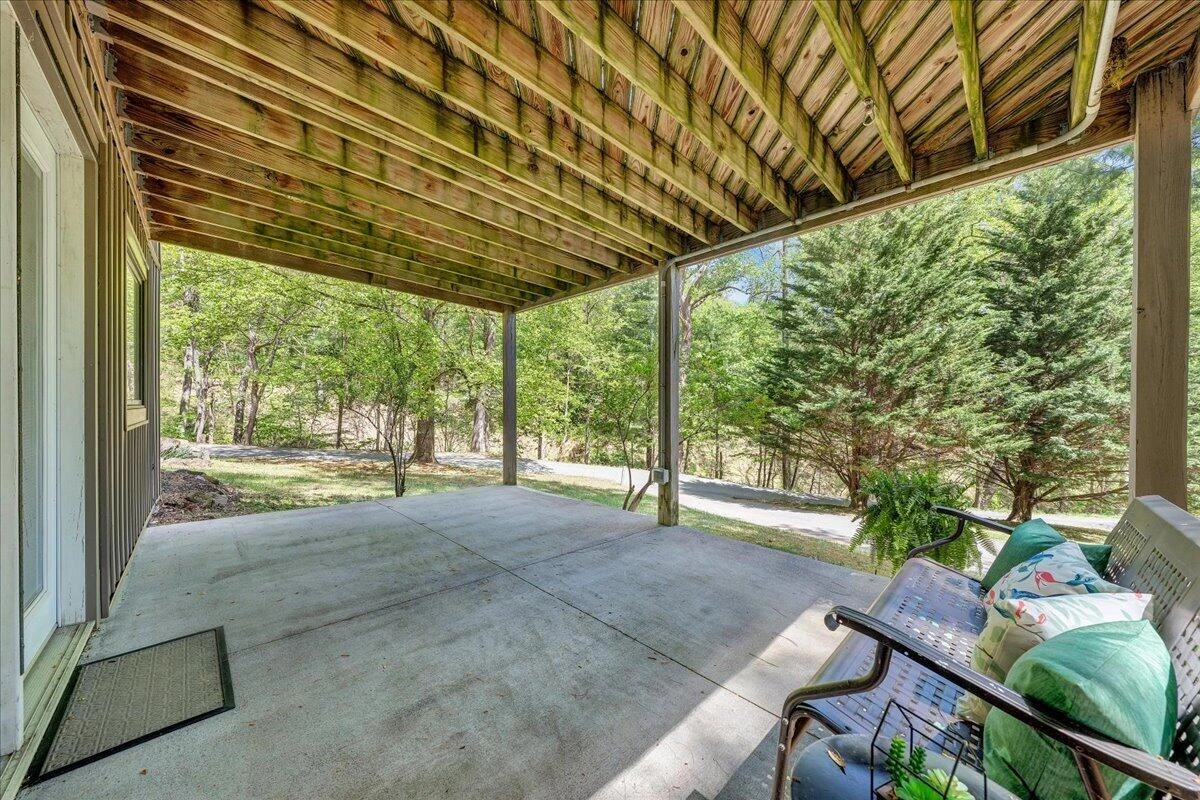 8664 Martins Creek RD - Photo 34