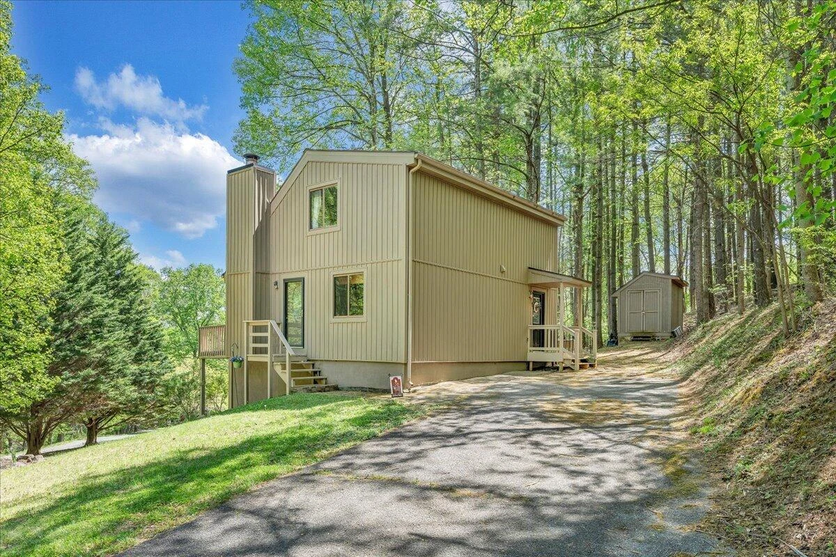 8664 Martins Creek RD - Photo 38