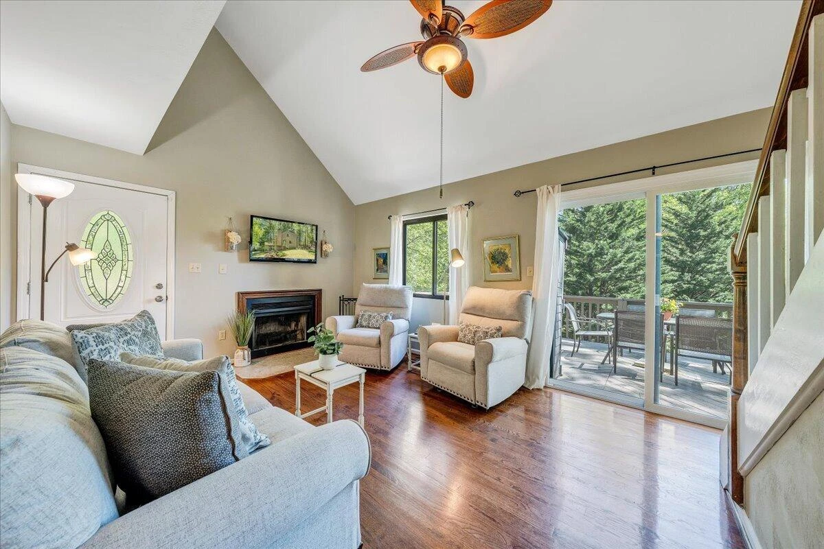 8664 Martins Creek RD - Photo 5