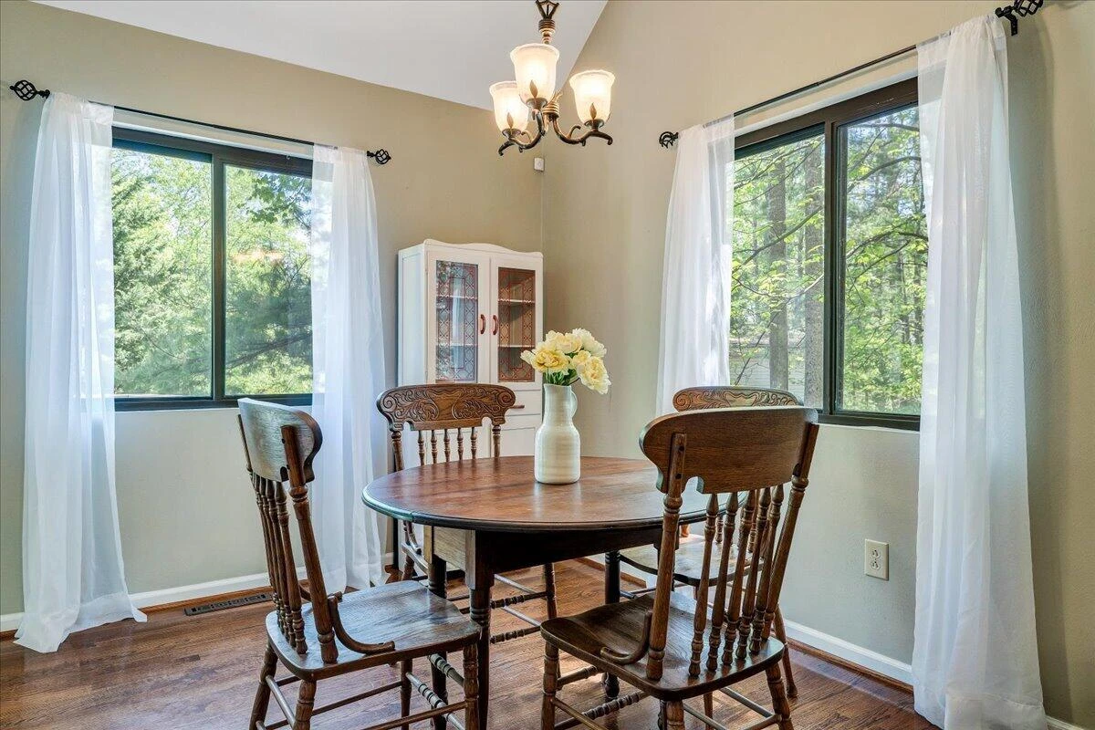 8664 Martins Creek RD - Photo 9