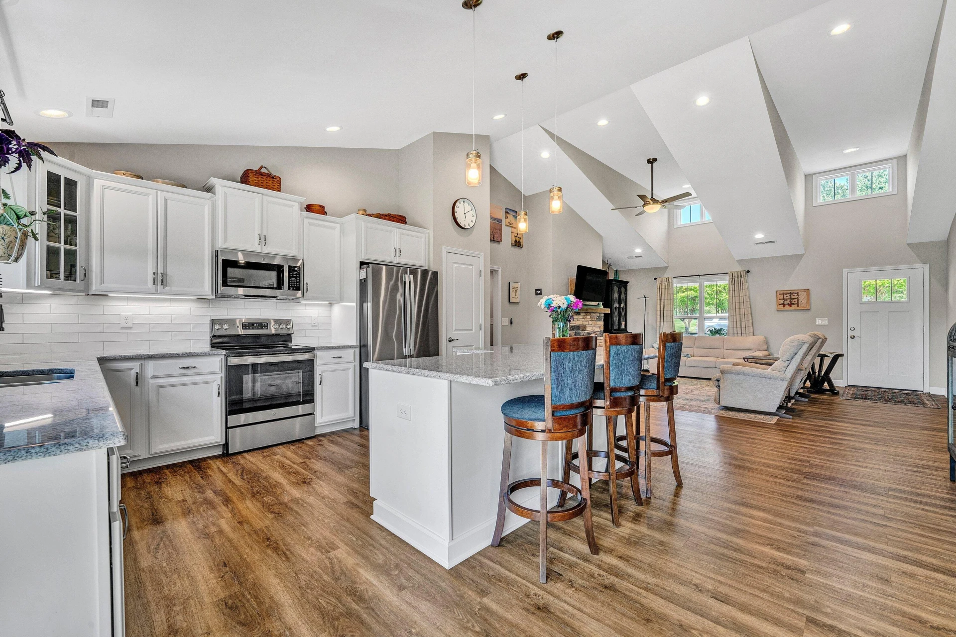 915 Morewood RD - Photo 11