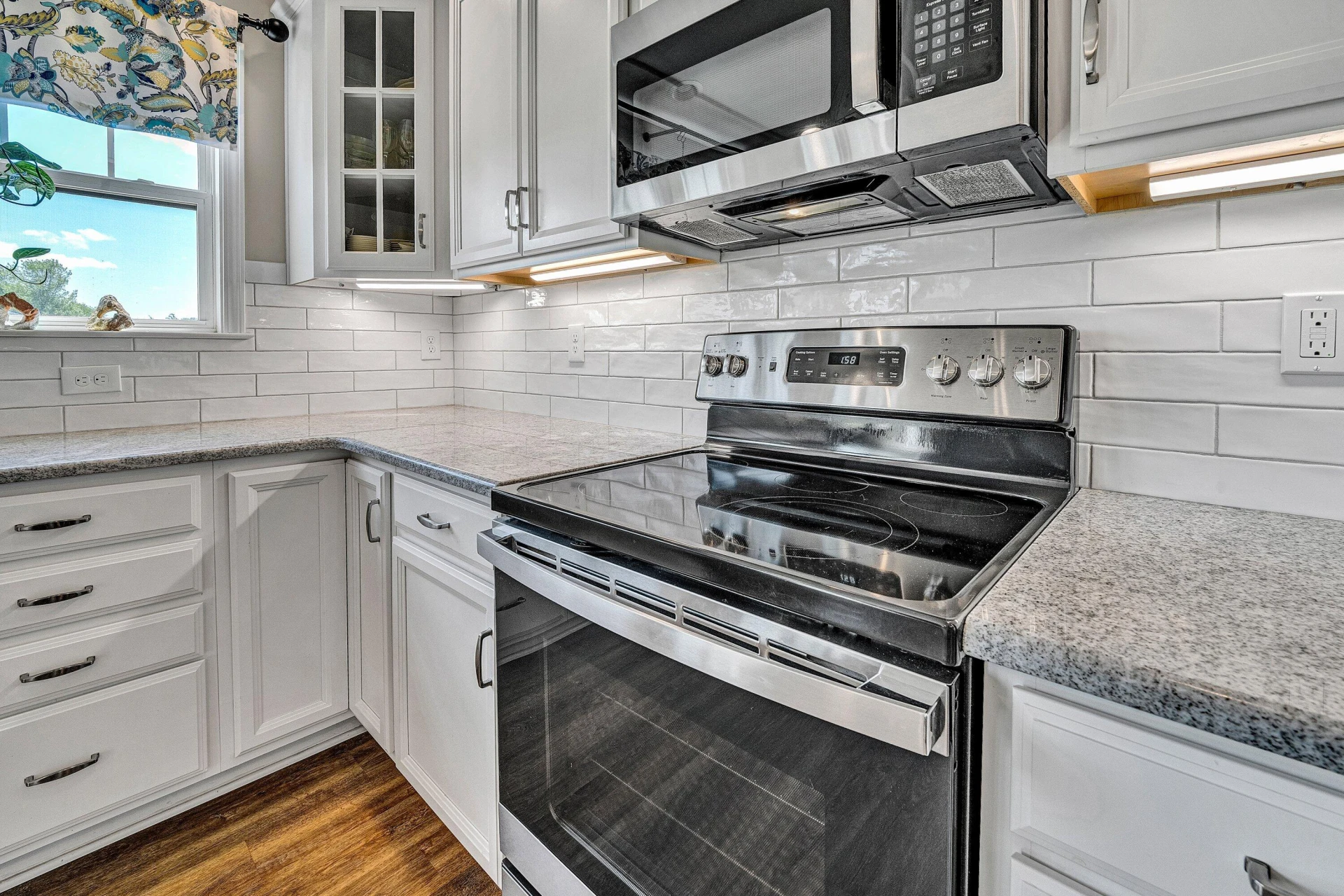915 Morewood RD - Photo 13