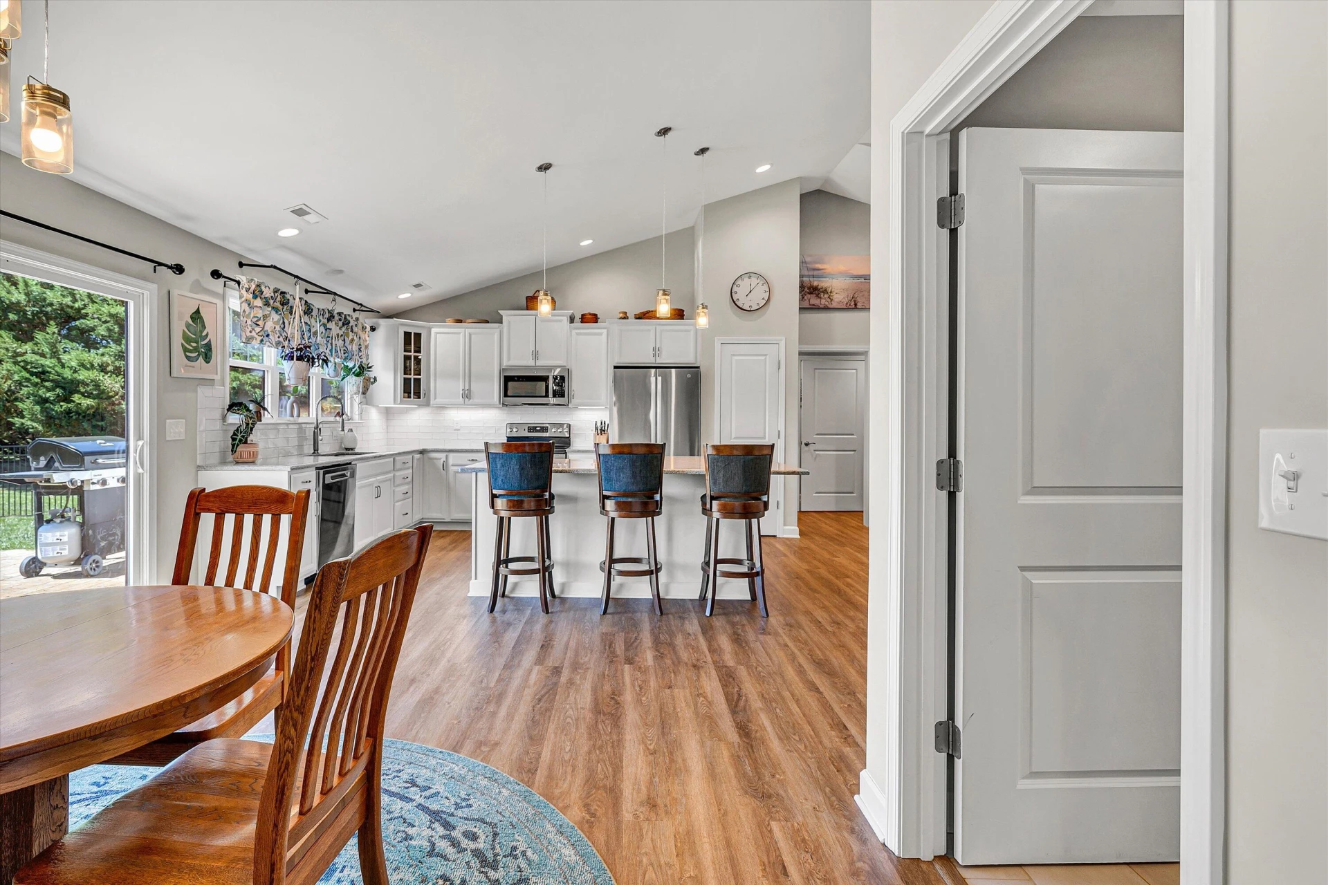 915 Morewood RD - Photo 14