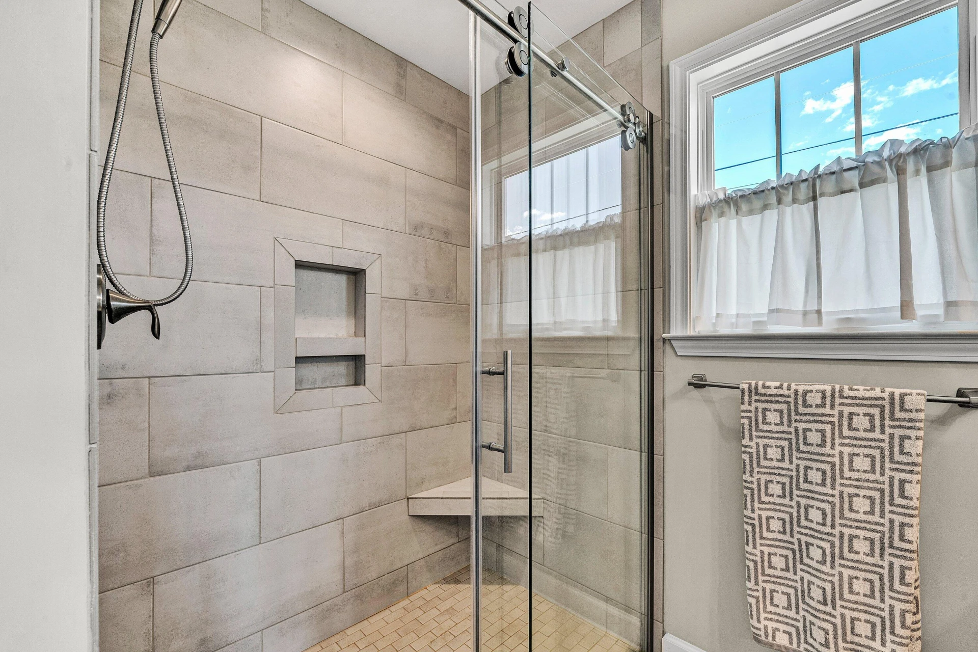 915 Morewood RD - Photo 27