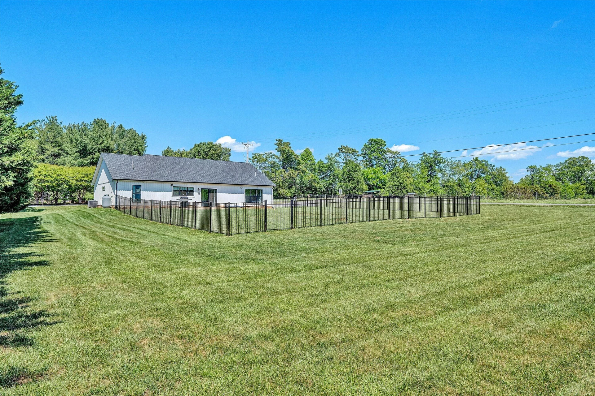 915 Morewood RD - Photo 41