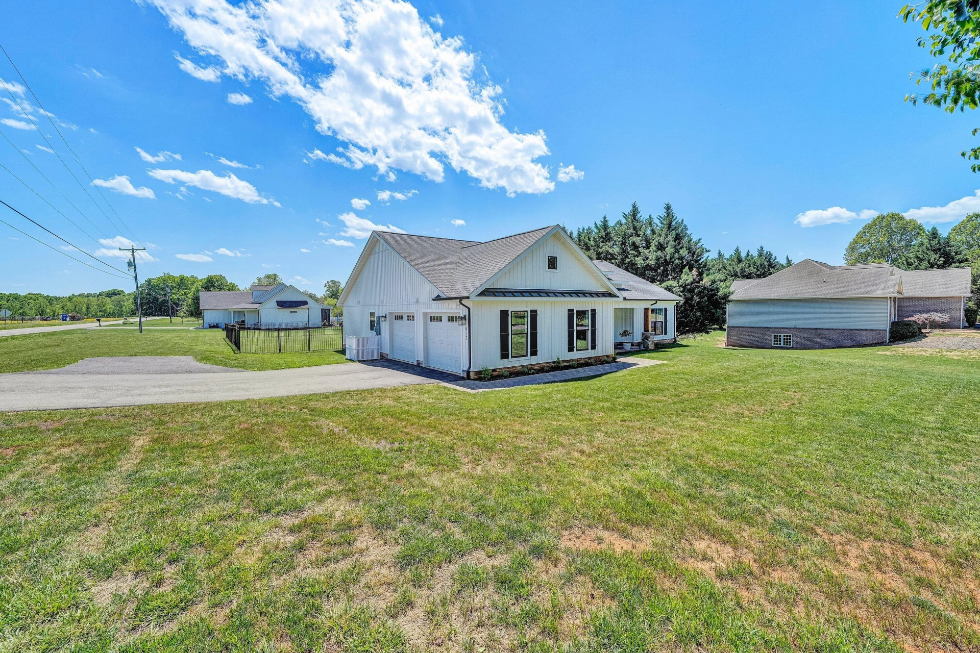 915 Morewood RD - Photo 42