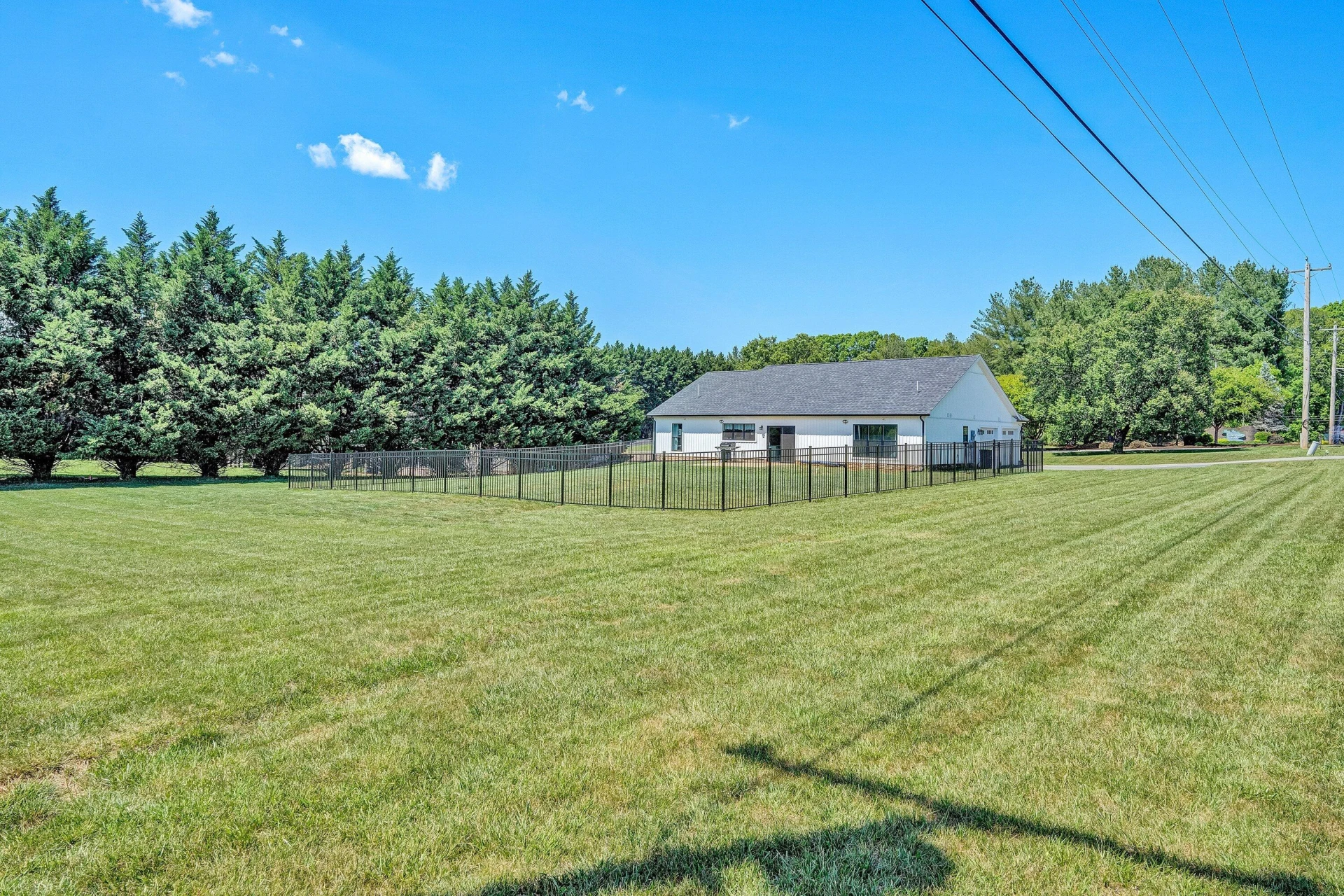 915 Morewood RD - Photo 44