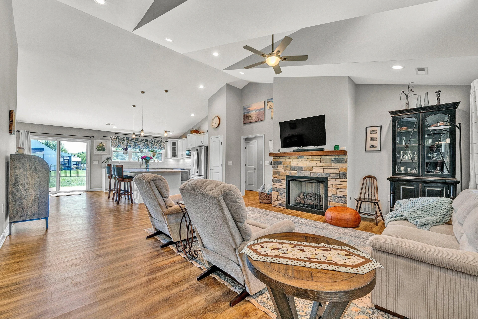 915 Morewood RD - Photo 5