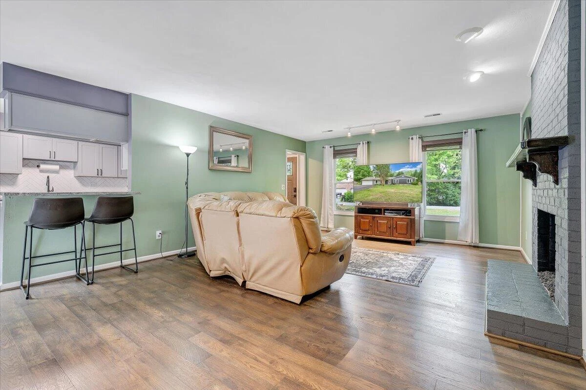 1233 Martha DR NW - Photo 13