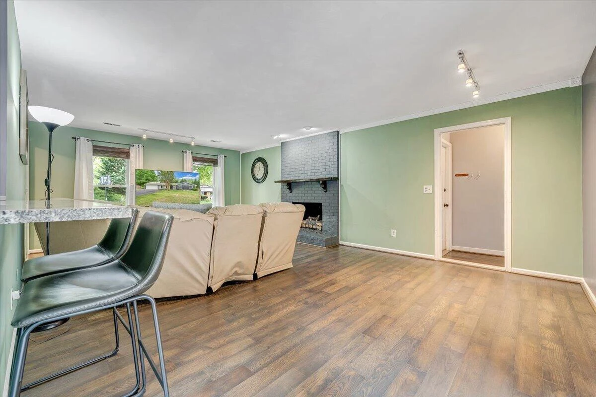 1233 Martha DR NW - Photo 15