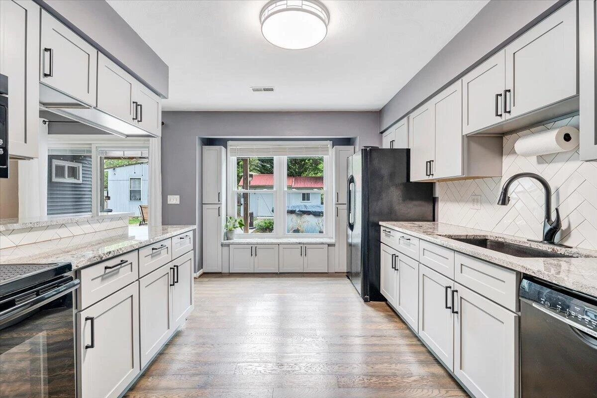 1233 Martha DR NW - Photo 19