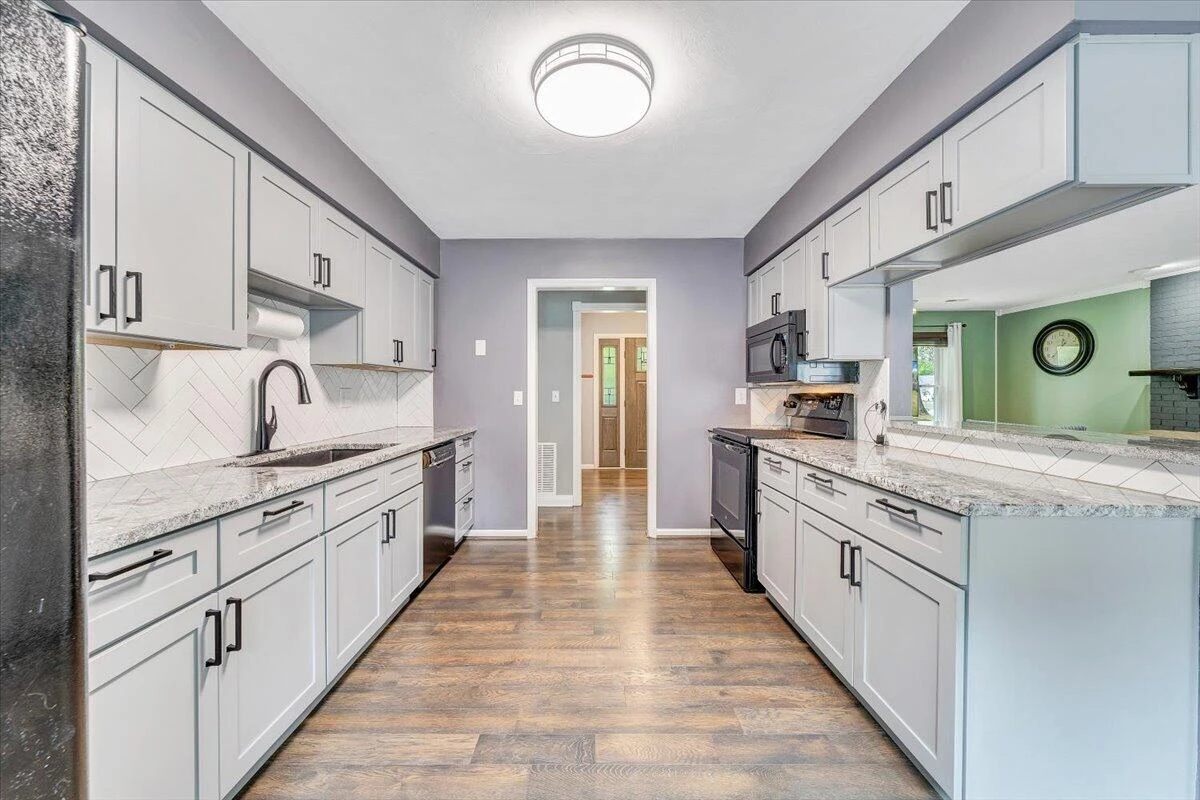 1233 Martha DR NW - Photo 22