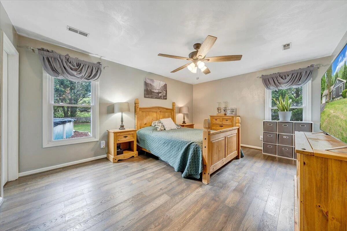 1233 Martha DR NW - Photo 24