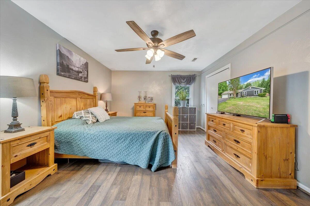 1233 Martha DR NW - Photo 25
