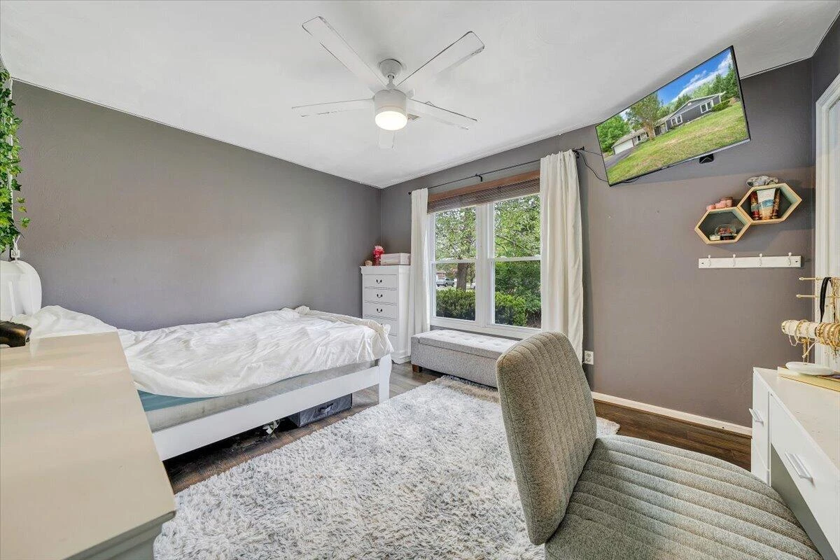 1233 Martha DR NW - Photo 33