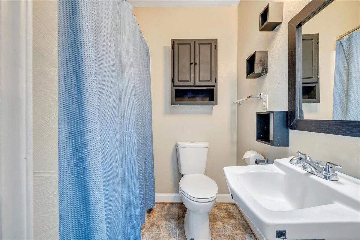 1233 Martha DR NW - Photo 40