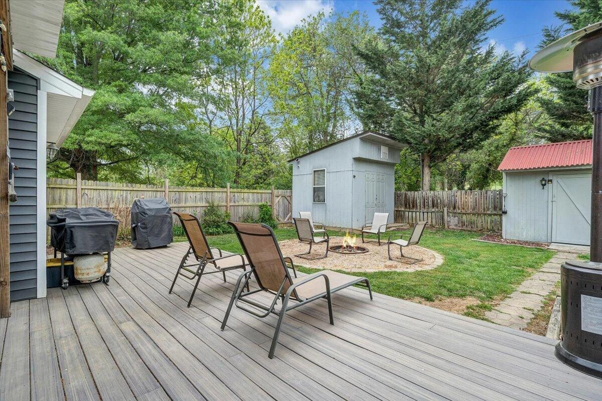 1233 Martha DR NW - Photo 47