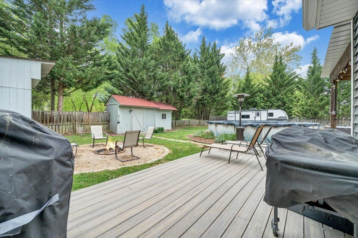 1233 Martha DR NW - Photo 48