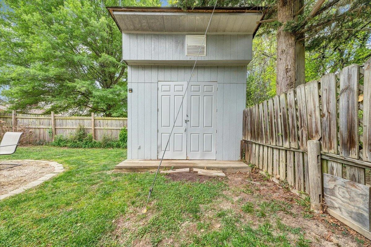 1233 Martha DR NW - Photo 51