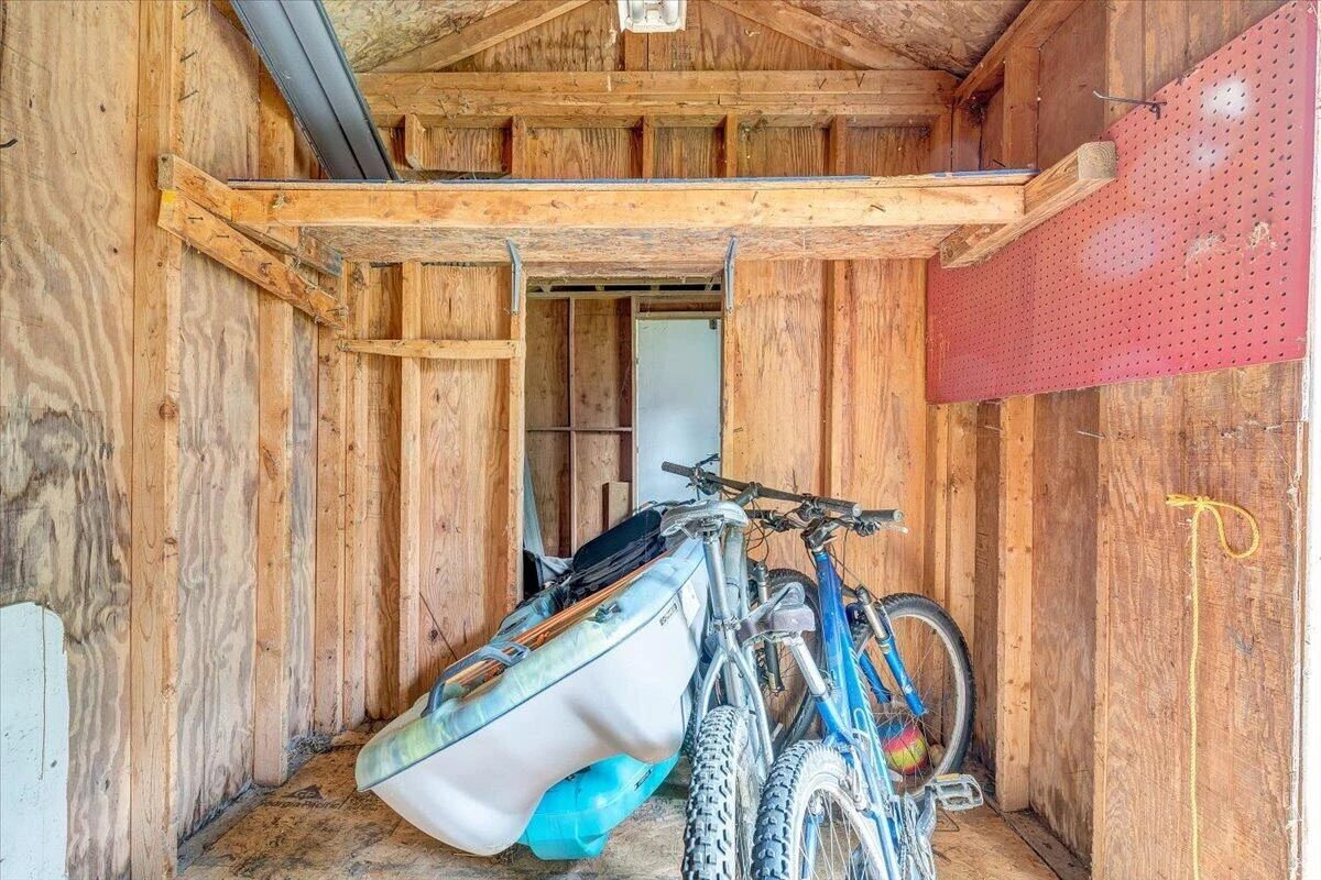 1233 Martha DR NW - Photo 54