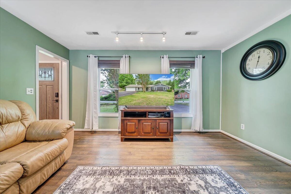 1233 Martha DR NW - Photo 9