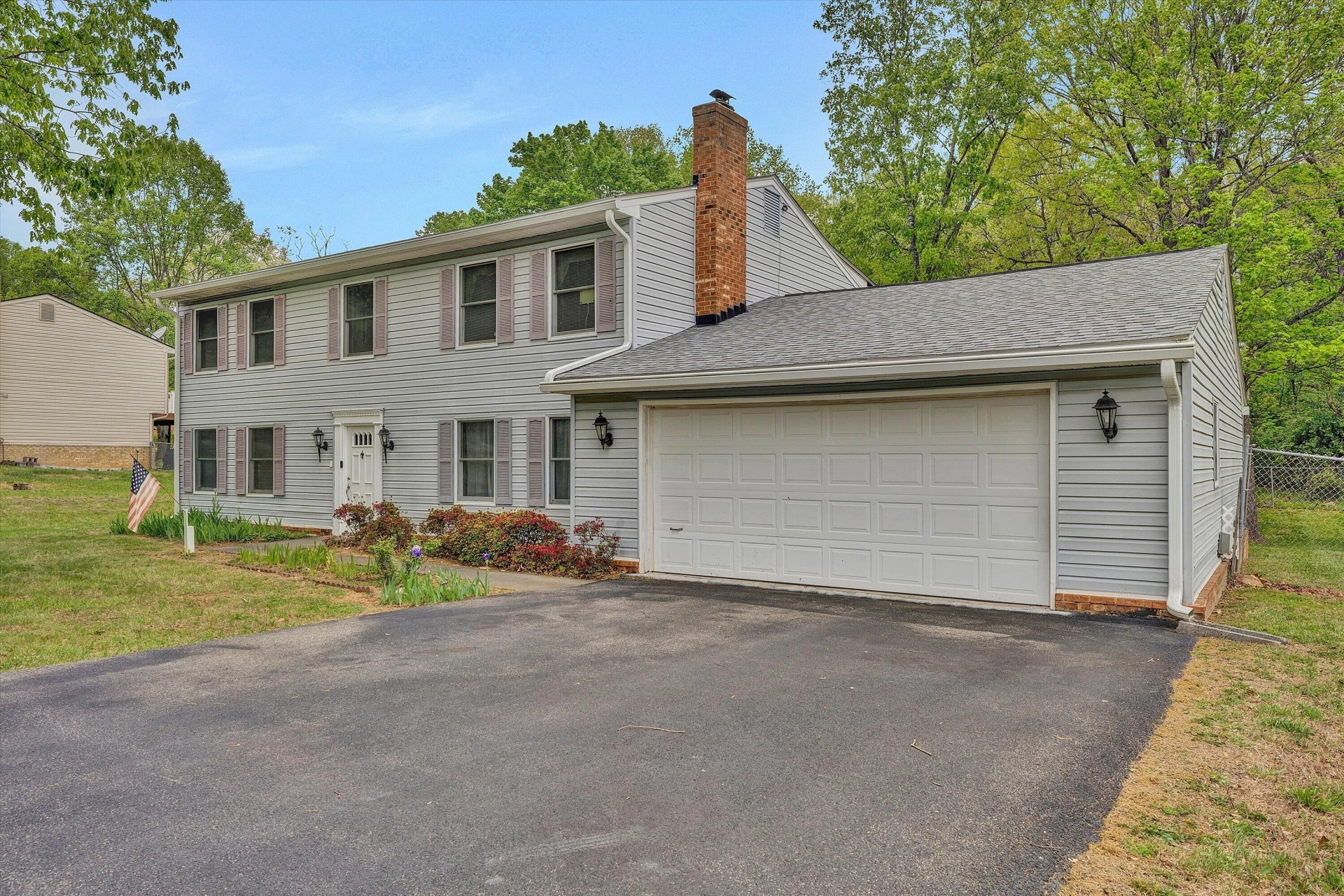 124 Stratford DR