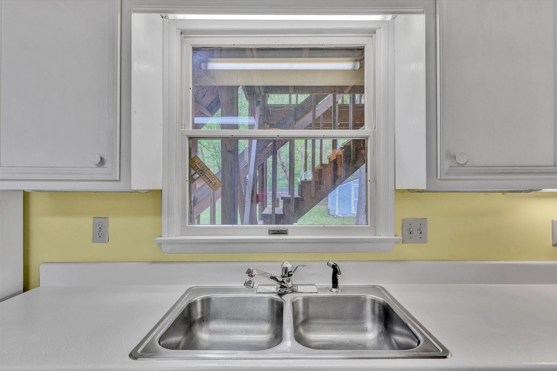 124 Stratford DR - Photo 11
