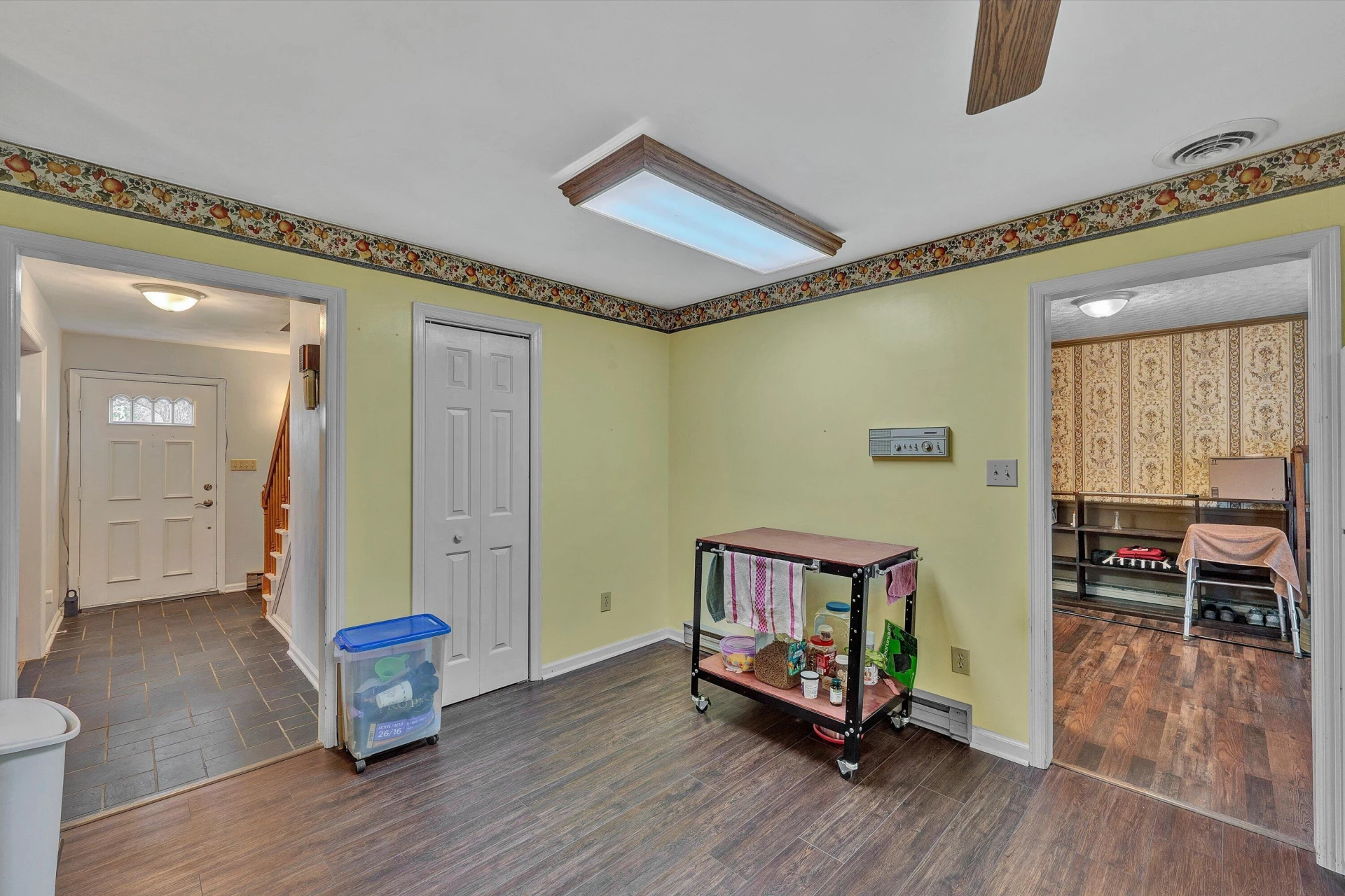 124 Stratford DR - Photo 12