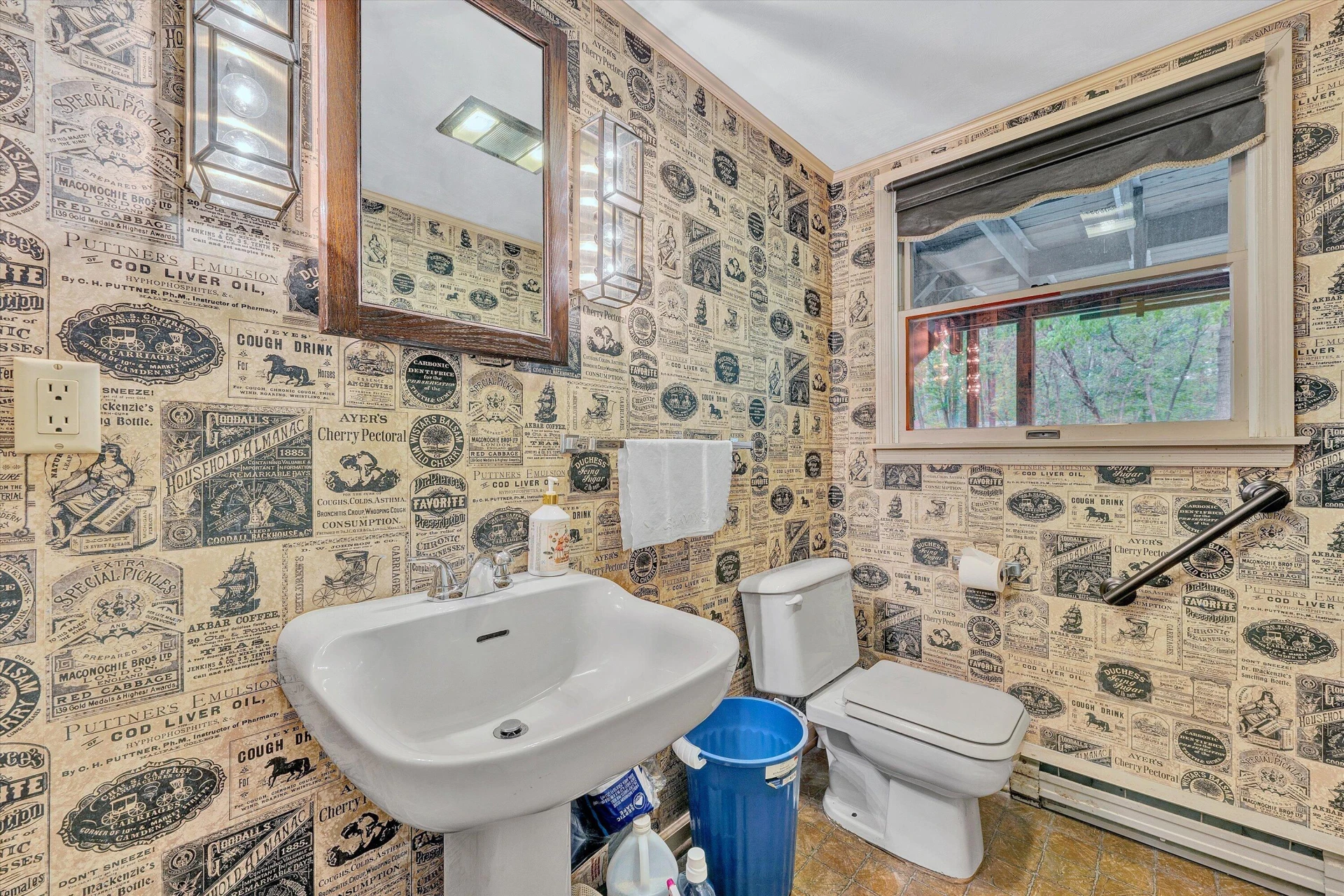 124 Stratford DR - Photo 14