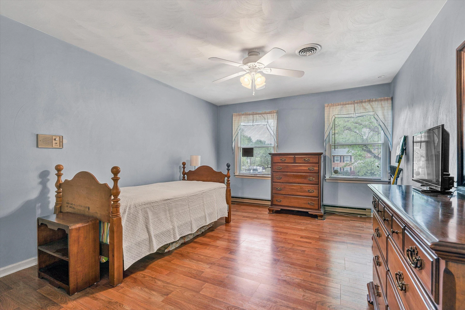 124 Stratford DR - Photo 17