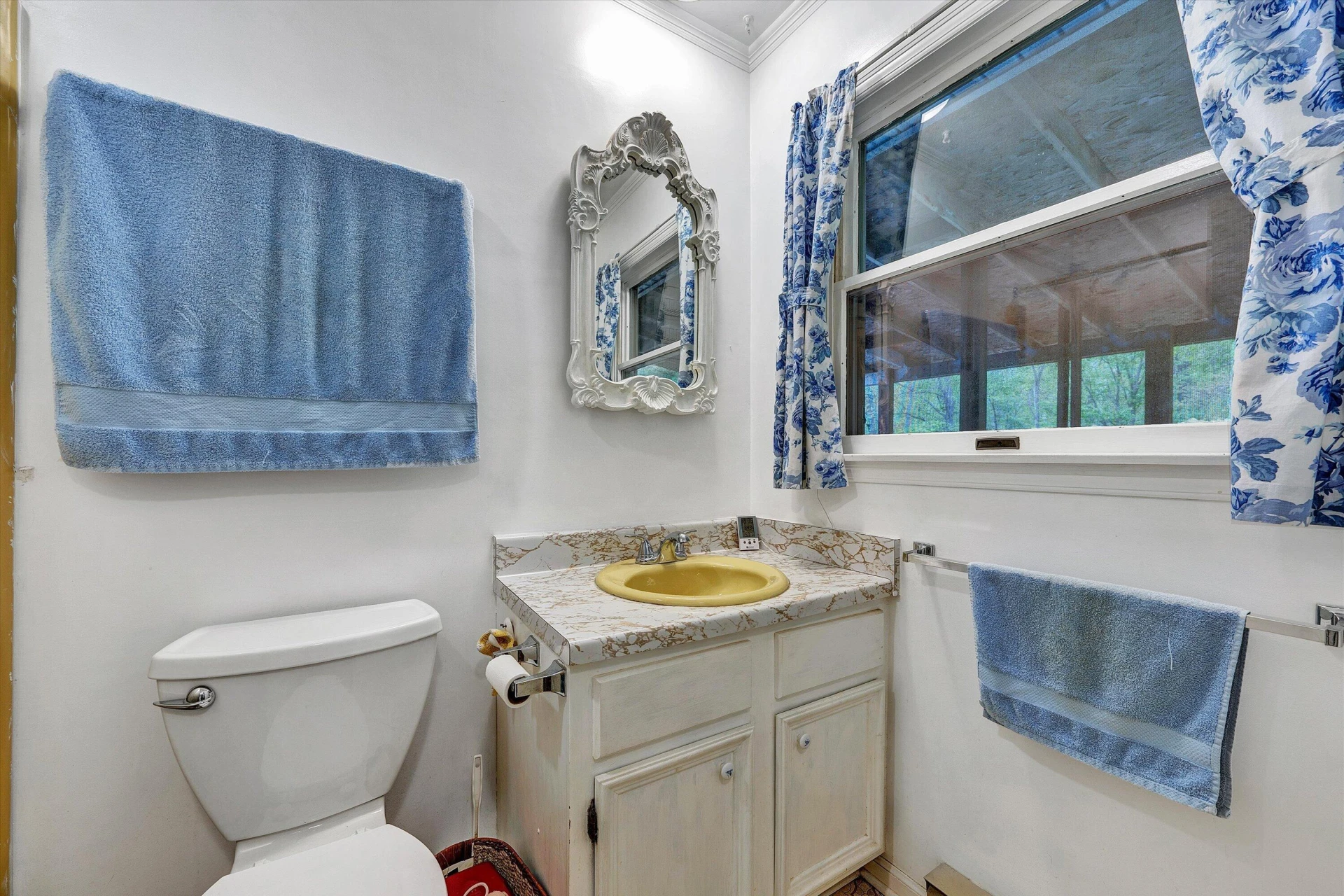 124 Stratford DR - Photo 18