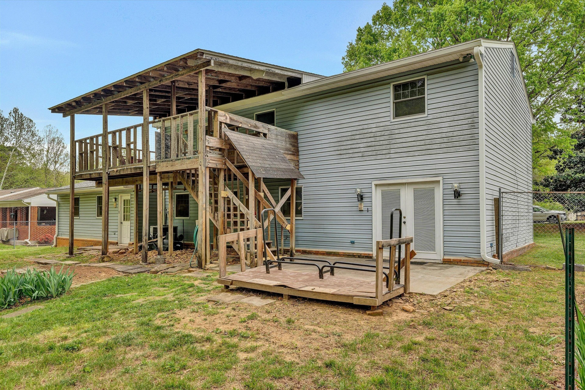 124 Stratford DR - Photo 21