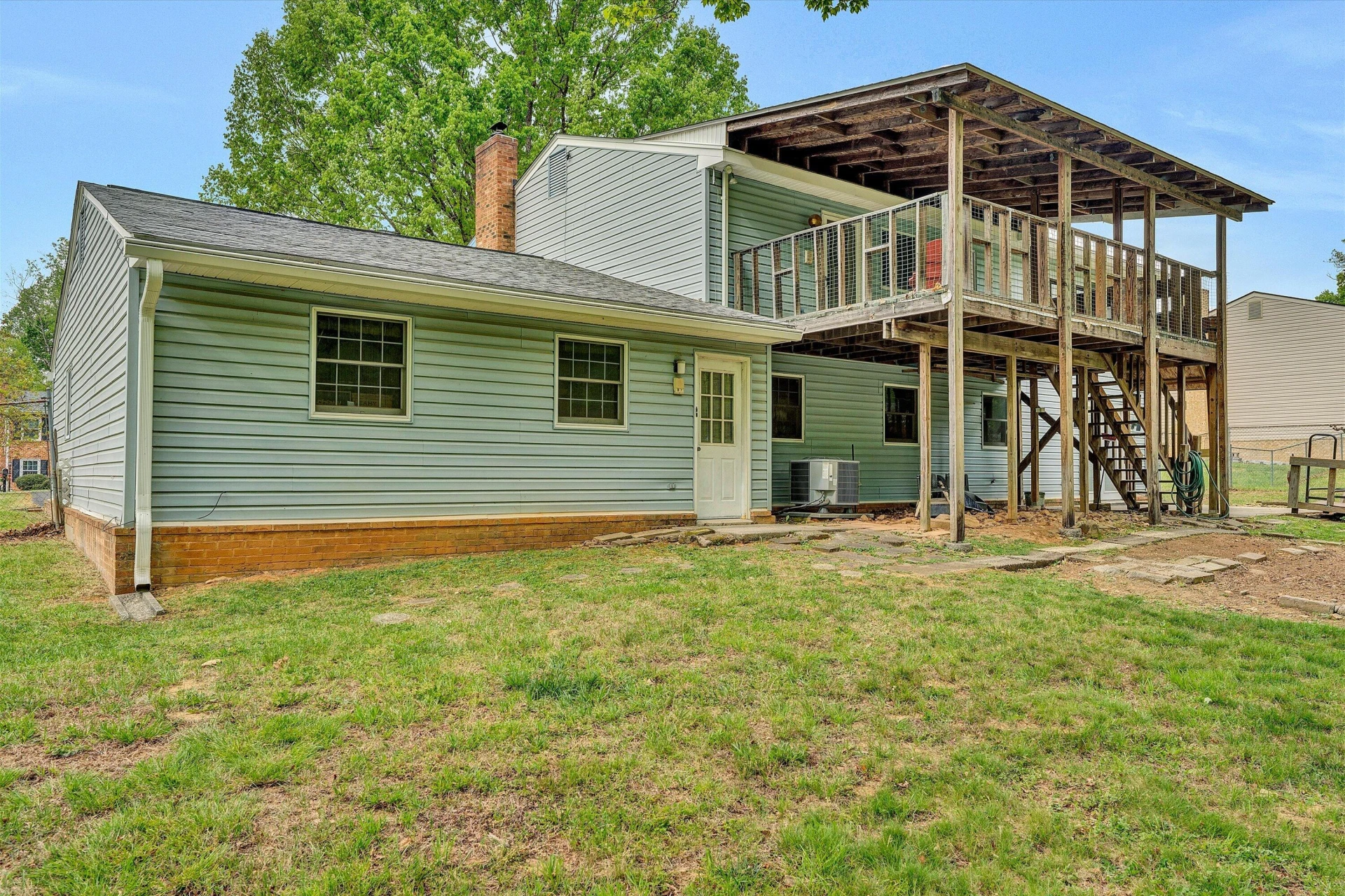 124 Stratford DR - Photo 28