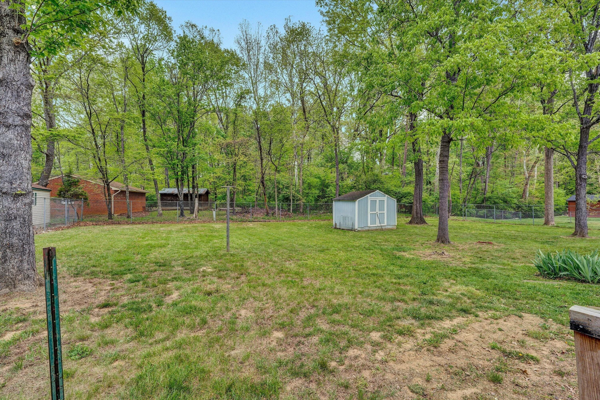 124 Stratford DR - Photo 29