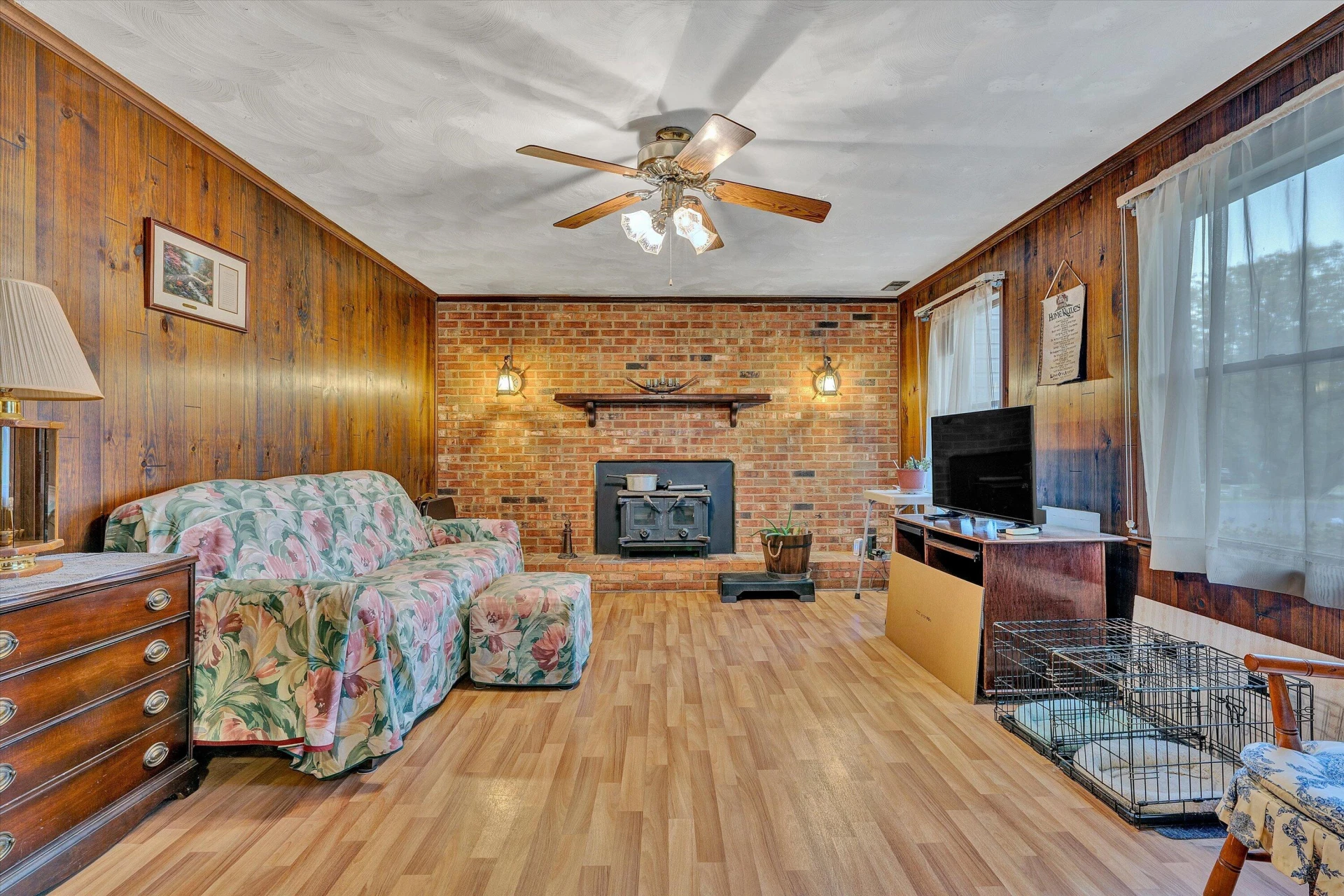124 Stratford DR - Photo 7