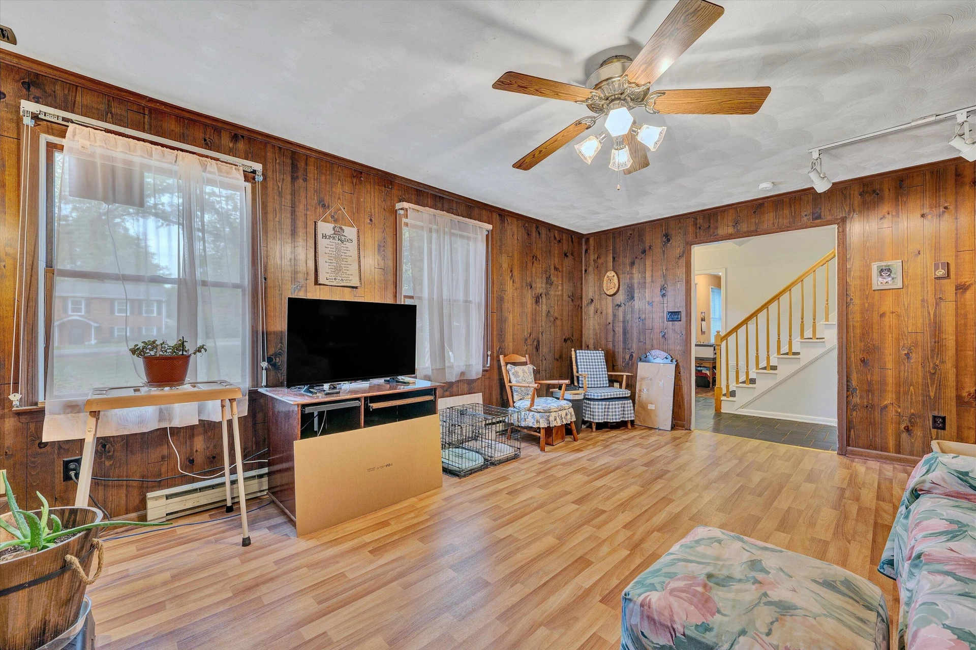 124 Stratford DR - Photo 8
