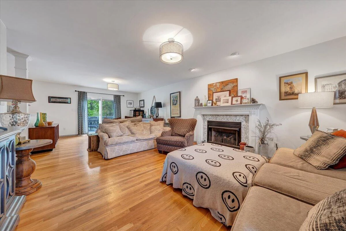 735 Ridgecrest LN - Photo 11
