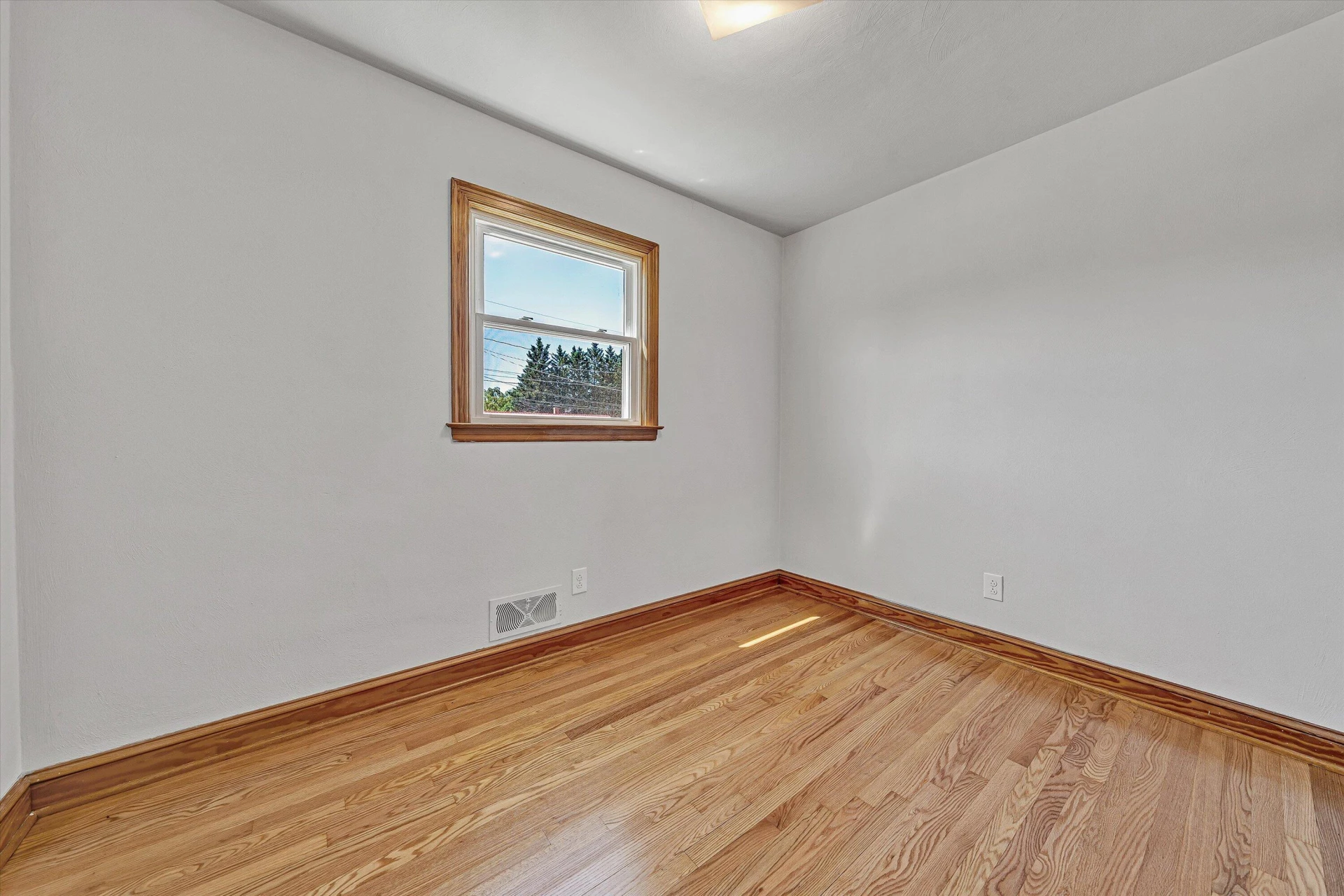 1771 Glendon RD - Photo 17