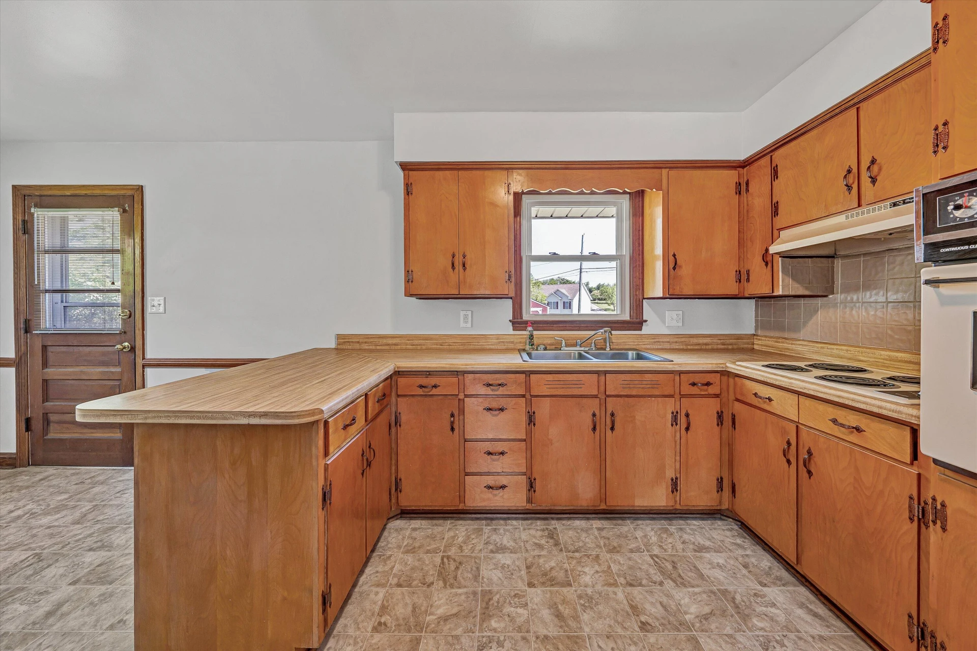 1771 Glendon RD - Photo 8
